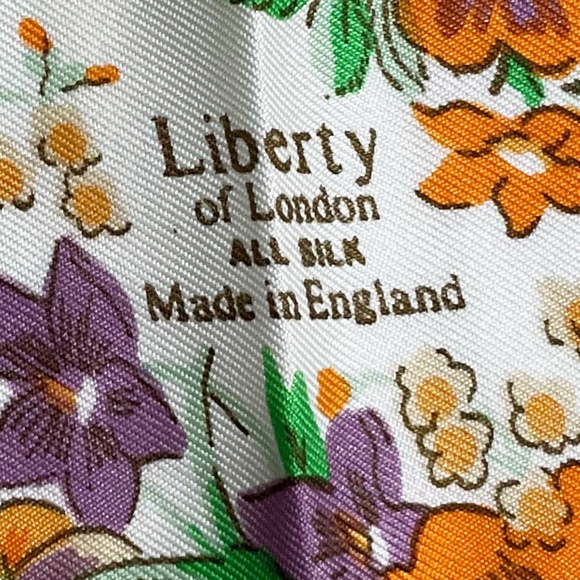 Liberty of London Silk Scarf 27in Square Graphic Floral Print Vintage 70s Retro - Picture 11 of 11